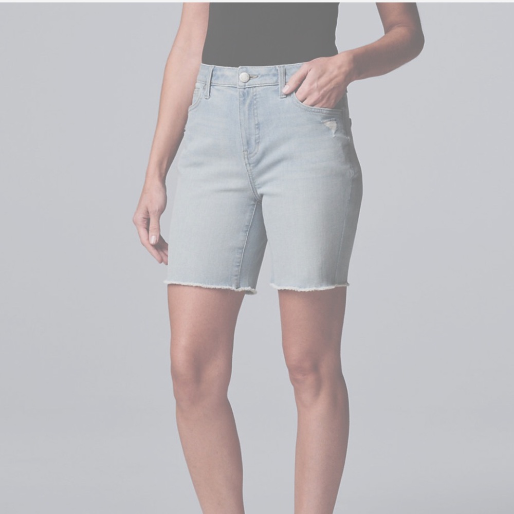Nwt Vera wang 7” Bermuda short size 4